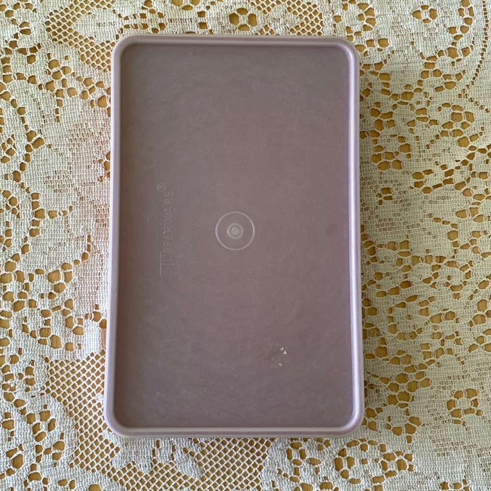 Tupperware Small Marinade Container - Picture 2 of 5